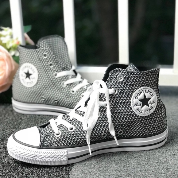 Converse Shoes - ❤️1 HOUR SALE Converse black white hi top shoes